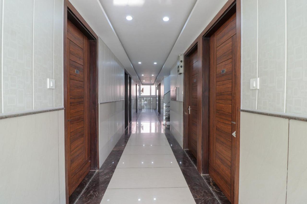Capital O 76444 Hotel Hill-Top Inn Narendra Nagar Dış mekan fotoğraf