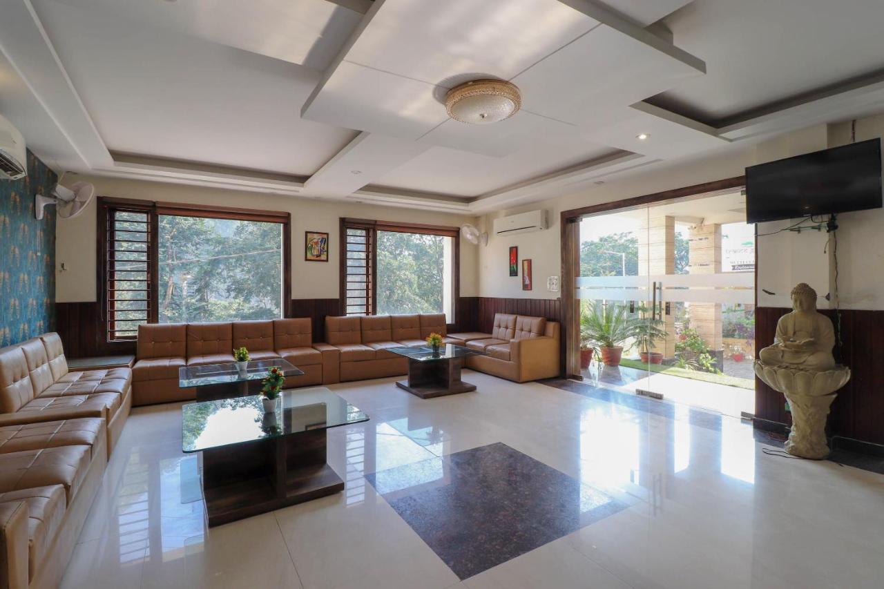 Capital O 76444 Hotel Hill-Top Inn Narendra Nagar Dış mekan fotoğraf